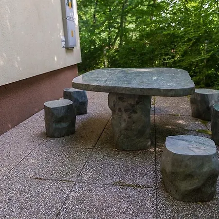 Lemut Semesterbostad *